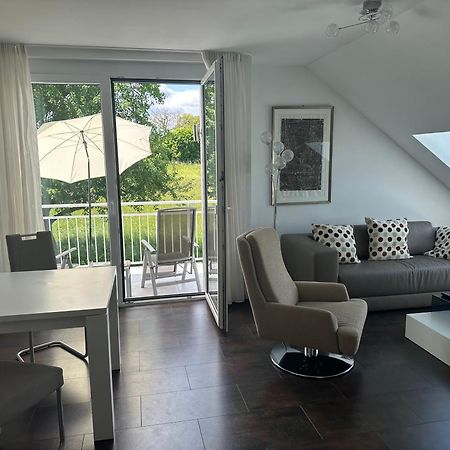2-Zimmer-Ferienwohnung Mit Hotelservice Und 2 Balkons - Golf, Bike Und Wellness Im Markgraeflerland バート・ベリンゲン エクステリア 写真