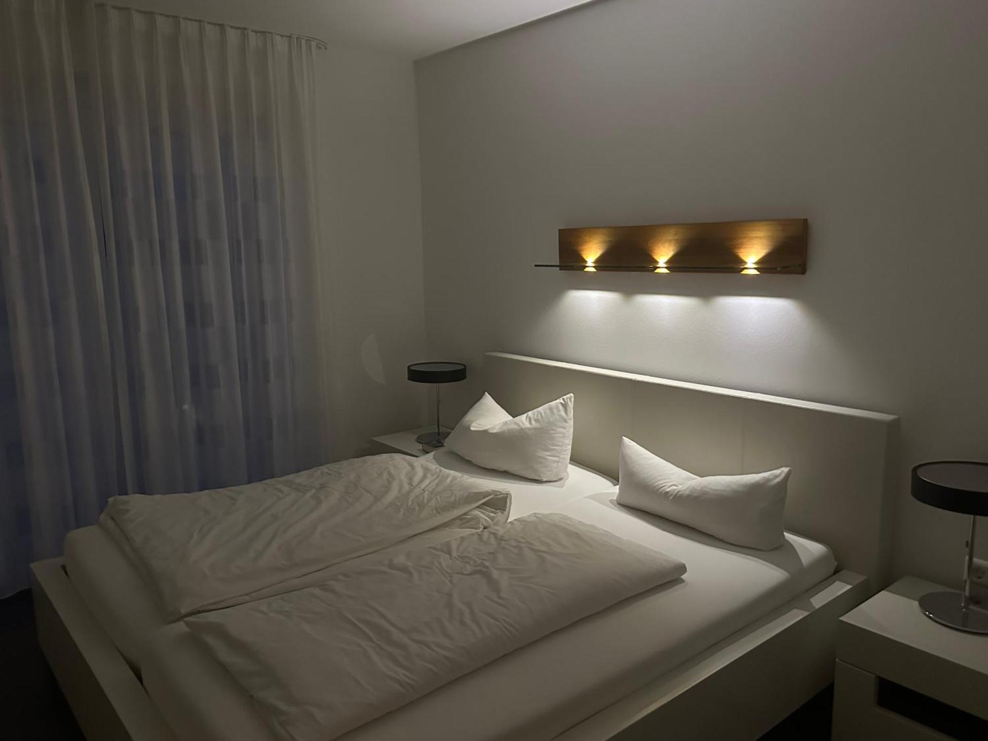 2-Zimmer-Ferienwohnung Mit Hotelservice Und 2 Balkons - Golf, Bike Und Wellness Im Markgraeflerland バート・ベリンゲン エクステリア 写真