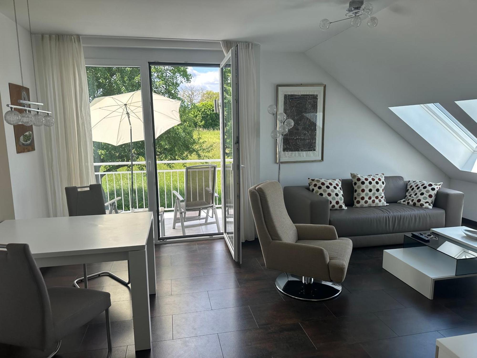 2-Zimmer-Ferienwohnung Mit Hotelservice Und 2 Balkons - Golf, Bike Und Wellness Im Markgraeflerland バート・ベリンゲン エクステリア 写真